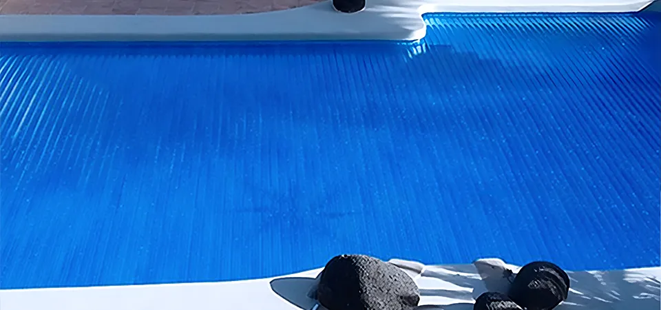 Cubiertas de lamas — PVC y policarbonato · sistema elevado